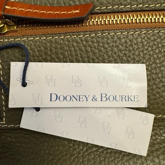 Dooney & Bourke pebbled leather Green Wallet - Picture 4 of 4